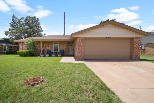 806 Baylor Blvd, Big Spring, TX, 79720-3523 | Card Image