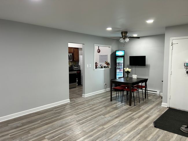 APT-201 - 822 E Old Willow Rd, Condo with 3 bedrooms, 2 bathrooms and 2 parking in Prospect Heights IL | Image 6
