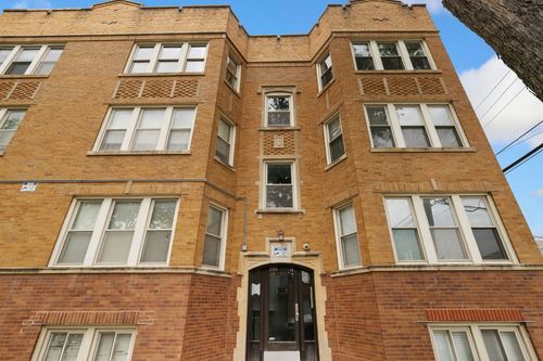 3-3916 W Cortland St, Chicago, IL, 60647-7932 | Card Image