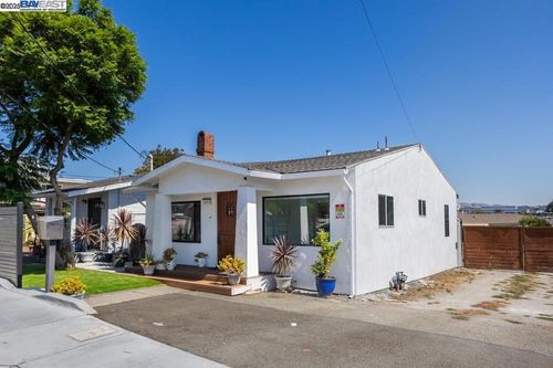 20378 Stanton Ave, Castro Valley, CA, 94546-5226 | Card Image