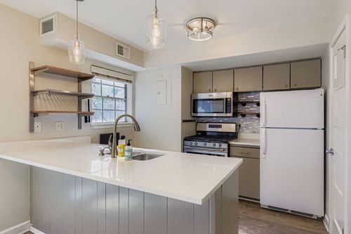 apt-135-7801 Shoal Creek Blvd, Austin, TX, 78757-1003 | Card Image