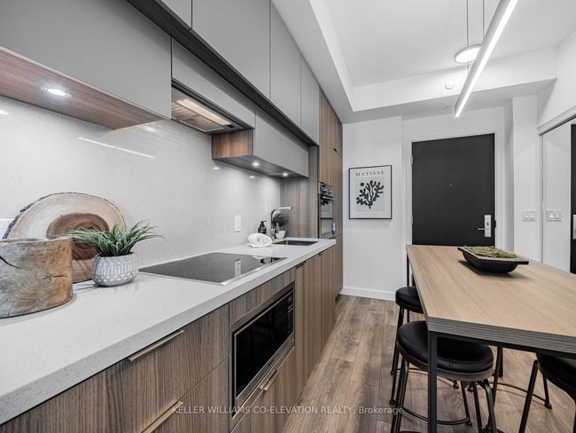 1003 - 8 Eglinton Ave E, Condo with 1 bedrooms, 1 bathrooms and null parking in Toronto ON | Image 16