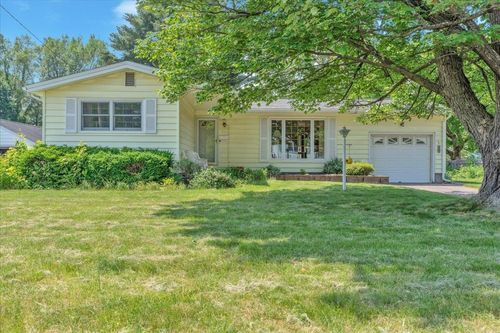 90 Logwood Street, South Burlington, VT, 05403 | Card Image
