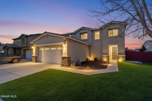 3025 Summer Breeze Ave, Rosamond, CA, 93560-7818 | Card Image