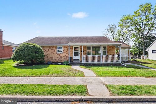 542 W Areba Ave, HERSHEY, PA, 17033-1605 | Card Image