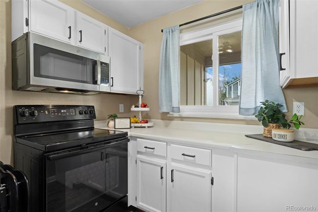 Great natural lighting overlooking your front yard. | Image 9