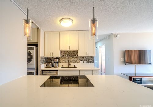 1103-320 Liliuokalani Ave, Honolulu, HI, 96815-3534 | Card Image