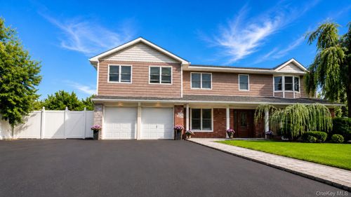 108 Burr Rd, E Northport, NY, 11731-5336 | Card Image