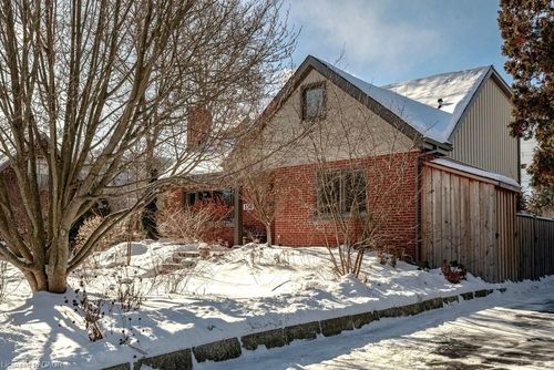 158 Ewen Rd, Hamilton, ON, L8S3C7 | Card Image