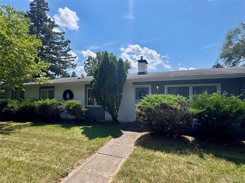 1933 Greenbriar Ln, Flint, MI, 48507-2283 | Card Image