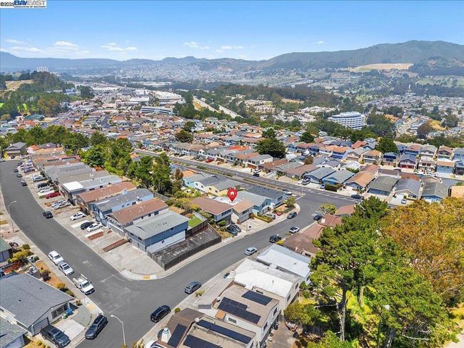 20 Martgate Street, House other with 3 bedrooms, 2 bathrooms and 2 parking in Daly City CA | Image 41