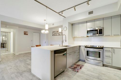 apt-208-720 S Sapodilla Ave, West Palm Beach, FL, 33401-4171 | Card Image