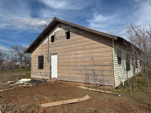 411 6th St, Headrick, OK, 73549-5002 | Card Image