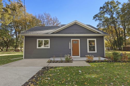 6620 Forest Rd, Elkhorn, WI, 53121-3633 | Card Image