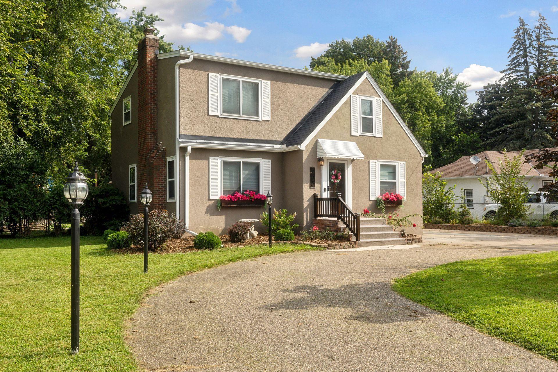 County Road B , Saint Paul, MN 55113