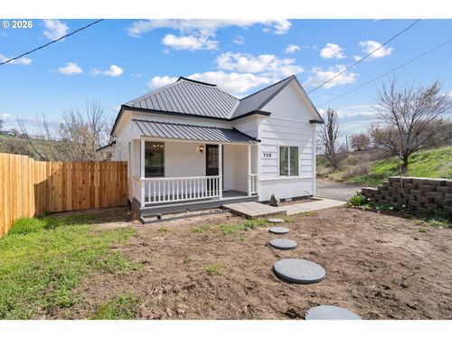 726 Sw 22nd St, Pendleton, OR, 97801-4008 | Card Image