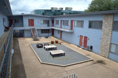 apt-211-2408 Longview St, Austin, TX, 78705-4225 | Card Image