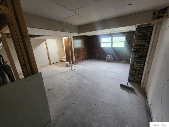 5020 N 106 Th St, House other with 3 bedrooms, 2 bathrooms and 2 parking in Omaha NE | Image 11