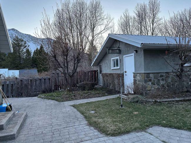 2222 210 Street, Home with 2 bedrooms, 1 bathrooms and 3 parking in Bellevue AB | Image 22