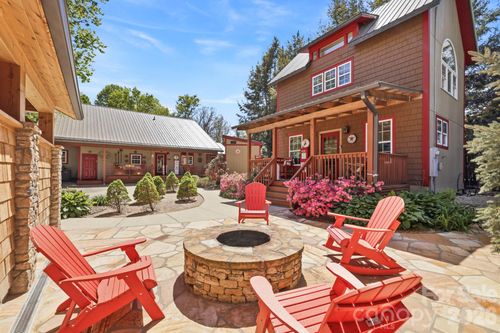 107 5th St, Black Mountain, NC, 28711-3143 | Card Image