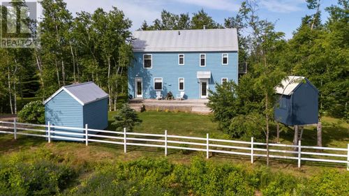 10 Pine St, Brackley Beach, PE, C1E2W2 | Card Image