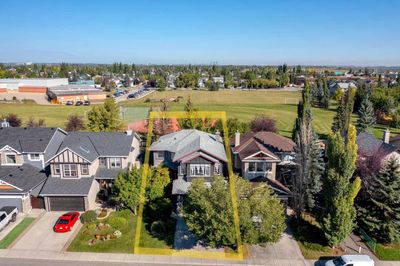 46 Chapman Pl Se, House detached with 4 bedrooms, 3 bathrooms and 4 parking in Calgary AB | Image 2