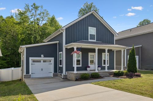 1004 Sycamore Rdg E, Burns, TN, 37029-1417 | Card Image