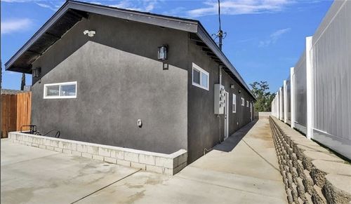 5472 Mountain Dr, San Bernardino, CA, 92407 | Card Image