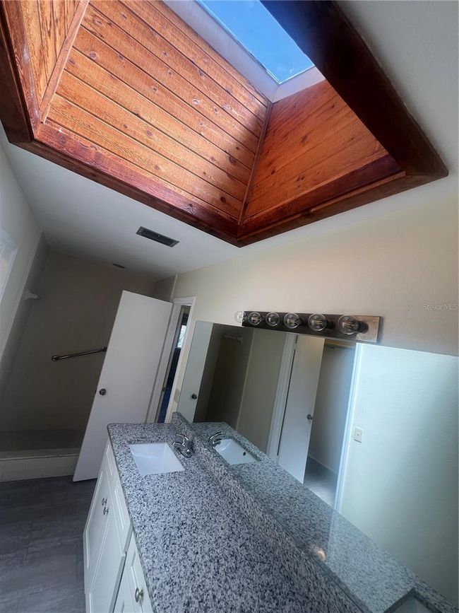 Master Bath | Image 26