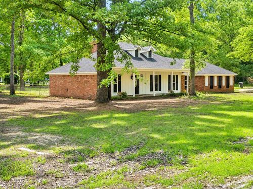 7500 Dolphin Dr, Pine Bluff, AR, 71603-9116 | Card Image