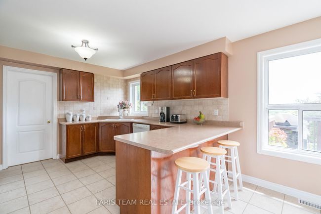 32 Mountainview Road, House other with 3 bedrooms, 3 bathrooms and 7 parking in Mulmur ON | Image 4