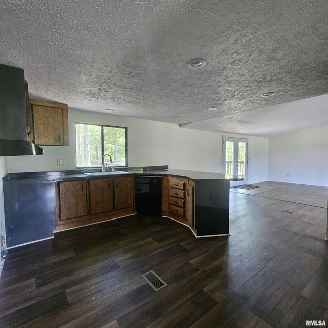 22488 N Mayflower Ln, House other with 3 bedrooms, 2 bathrooms and null parking in Dix IL | Image 12