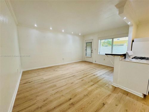 apt-3-65 Washington Ave, Miami Beach, FL, 33139-7332 | Card Image