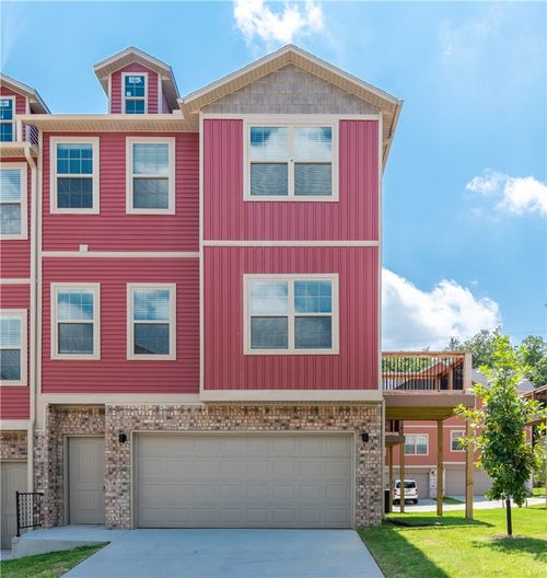 2819 W Auburn Dr, Fayetteville, AR, 72704-5131 | Card Image