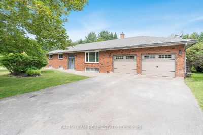 220 Moonstone Rd E, House other with 3 bedrooms, 3 bathrooms and 8 parking in Oro Medonte ON | Image 1