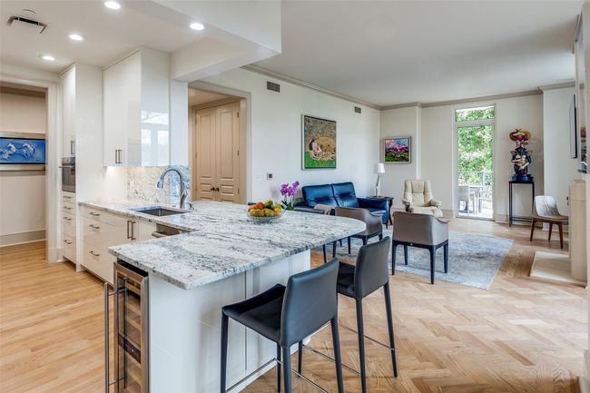 APT-2F - 3505 Turtle Creek Blvd, Condo with 1 bedrooms, 2 bathrooms and null parking in Dallas TX | Image 4