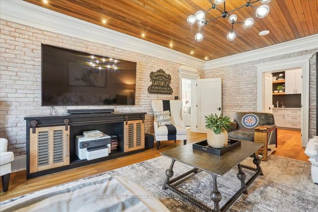 524 Locust St, Home with 0 bedrooms, 2 bathrooms and null parking in Burlington ON | Image 14