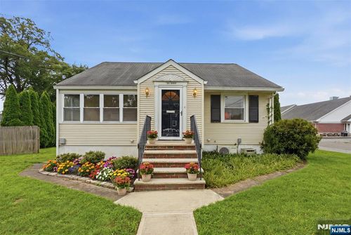 26 Dora Ave, Waldwick, NJ, 07463-2006 | Card Image