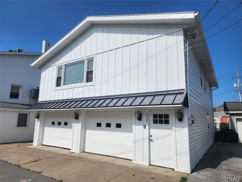 211 10th Ave Street, Vienna, NY, 13157 | Card Image