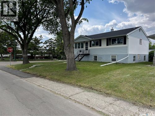 1136 Walker St, Regina, SK, S4T5N4 | Card Image