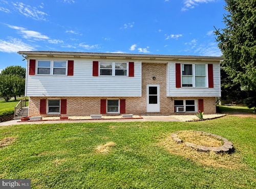 301 Lafayette Dr, NEW CUMBERLAND, PA, 17070-3112 | Card Image