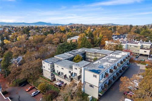 211-991 Cloverdale Ave, Saanich, BC, V8X2T5 | Card Image