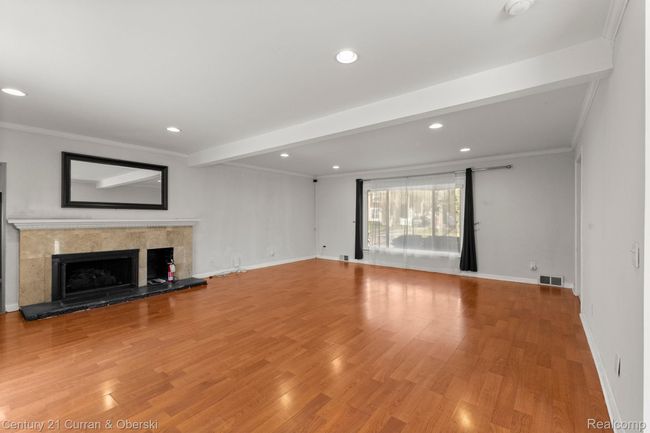 20740 Marter Rd, House other with 4 bedrooms, 3 bathrooms and null parking in Grosse Pointe Woods MI | Image 4