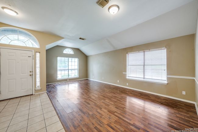 10111 Mission Crk, House other with 3 bedrooms, 2 bathrooms and null parking in Converse TX | Image 5