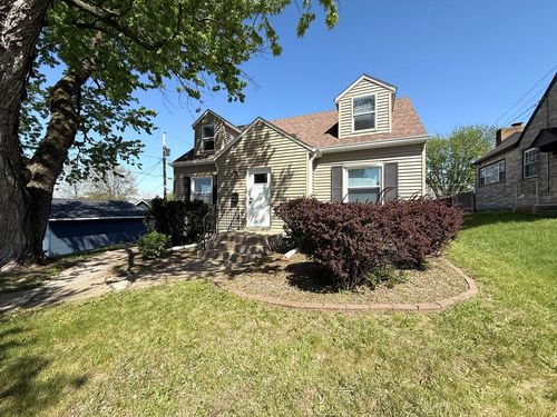 2325 N Marquette St, Davenport, IA, 52804-1813 | Card Image