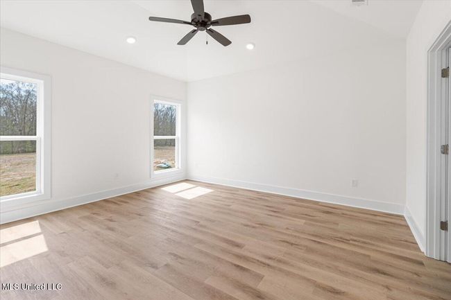 12-Master Bedroom | Image 12
