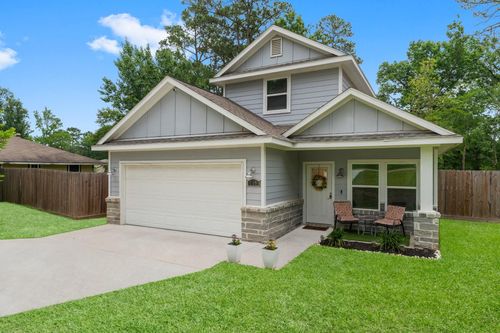 719 Cherokee Dr, Montgomery, TX, 77316-6194 | Card Image