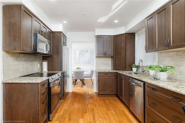 79 Ann St, House other with 4 bedrooms, 2 bathrooms and 5 parking in Dundas ON | Image 10