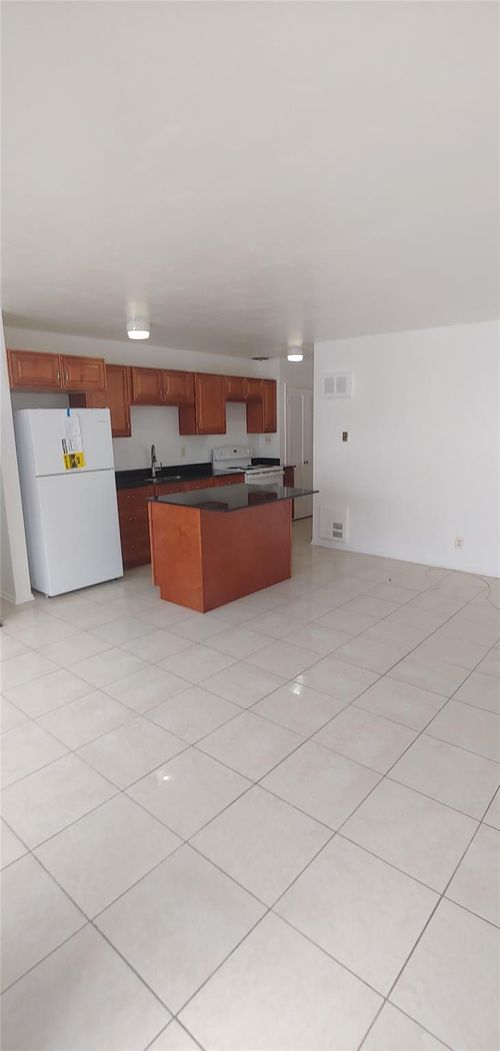 apt-3-5181 Ne 18th Ave, Fort Lauderdale, FL, 33334-5741 | Card Image