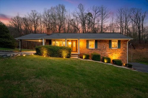 318 Fairfield Ln, Troutville, VA, 24175-6826 | Card Image